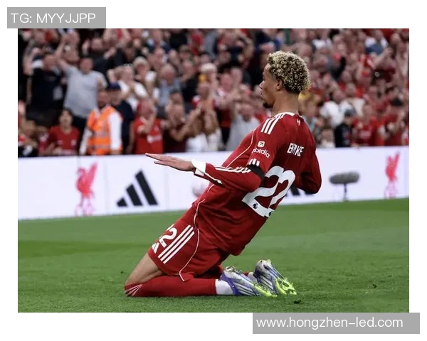 全球足球明星全名及精彩瞬间图片汇总大揭秘